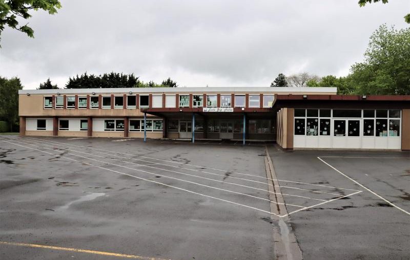 Ecole Guy Mollet étude confiée par Nord Façade carnet de détails en bardage